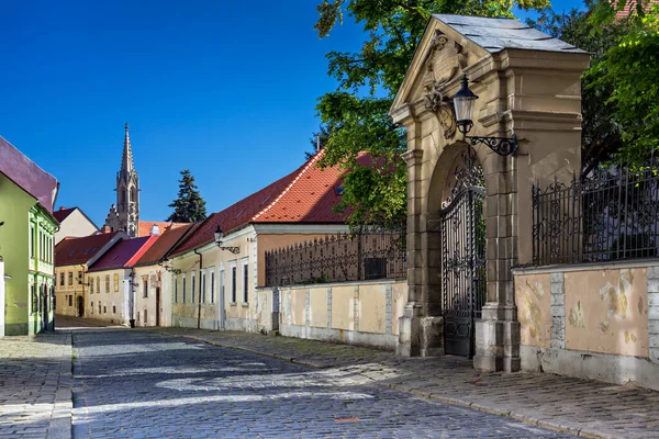 Kapitulska Street Klarisky Church Tower Historical Street Bratislava Slovakia — 图库照片