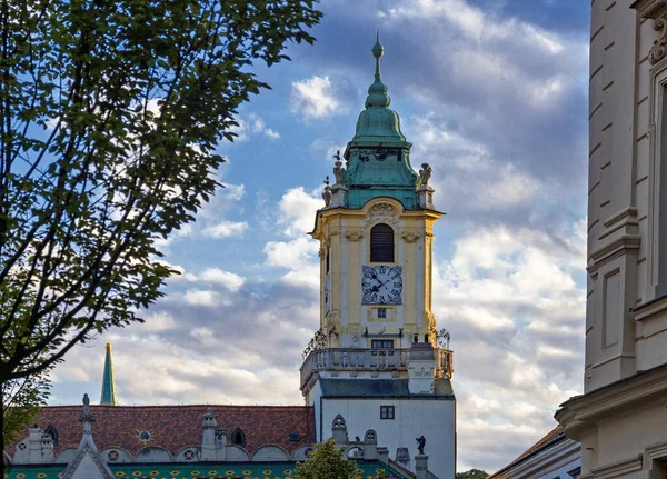 Wieża Ratusza Bratysławie Słowacja — Zdjęcie stockowe