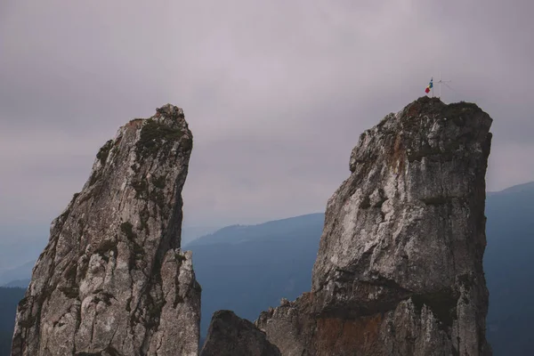 Vista Próxima Das Montanhas Romênia Rarau Lady Stones Pietrele Doamnei — Fotografia de Stock