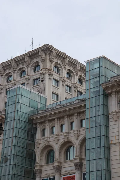 Romanya Ulusal Çağdaş Sanatlar Müzesi, binanın mimari ayrıntıları