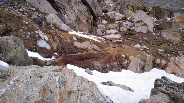 Natural Snow Lying Stones Mountain — Stockfoto