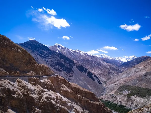 Paisaje Paisajístico Natural Desierto Frío Con Montañas Nevadas Picos Himalayas —  Fotos de Stock