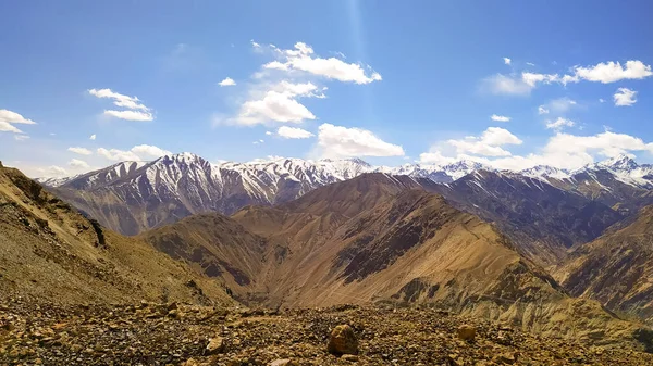 Snow Capped Mountains Top Amazing Landscape Valley Mountains Blue Sky — Stock Photo, Image