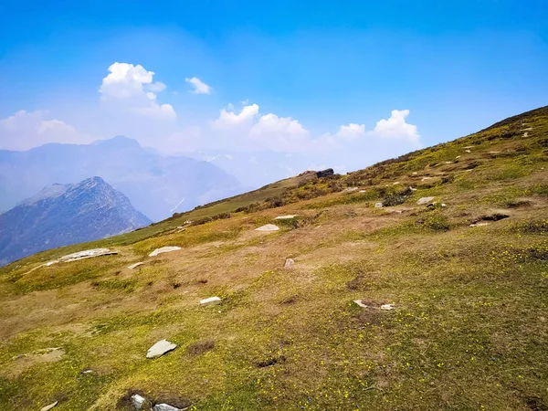 Удивительный Вид Луг Горах — стоковое фото