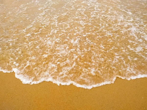 Pláž Písek Mořská Voda Letní Pozadí Písčitá Plážová Textura Bílá — Stock fotografie