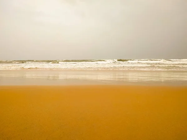 Amazing Wave Yellow Sand Beach Sea Vacation — ストック写真
