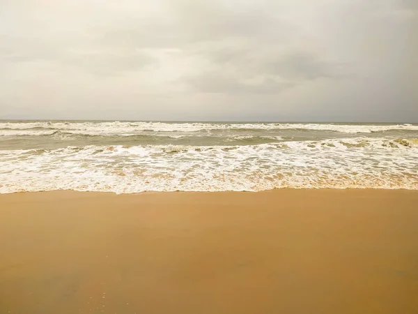 Όμορφο Κύμα Στην Άμμο Φόντο Παραλία — Φωτογραφία Αρχείου