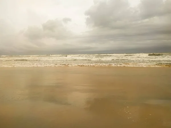 Морская Волна Песке — стоковое фото