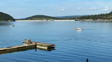 Polanczyk Podkarpackie Voyvoda Polonya 7 Eylül 2021. Solinska Barajı ve Solinskie Gölü 'nün liman manzarası