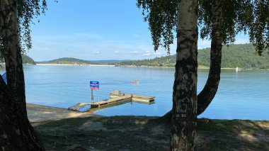 Polanczyk Podkarpackie Voyvoda Polonya 7 Eylül 2021. Solinska Barajı ve Solinskie Gölü 'nün liman manzarası