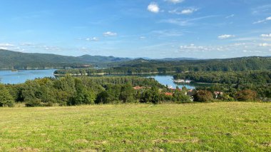 Polanczyk Podkarpackie Voyvoda Polonya 7 Eylül 2021. Polanczyk ve Jenzioro Solinskie 'nin bakış açısından.