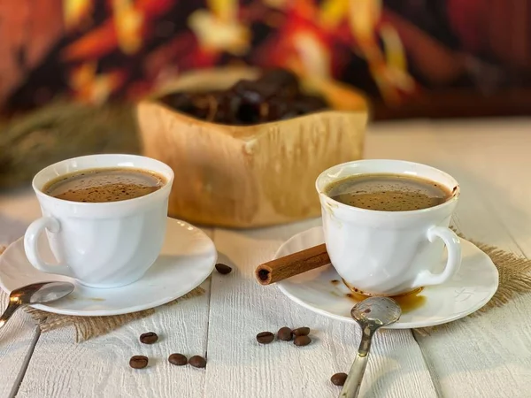 Tavolo Legno Bianco Sono Biscotti Pan Zenzero Una Ciotola Legno — Foto Stock