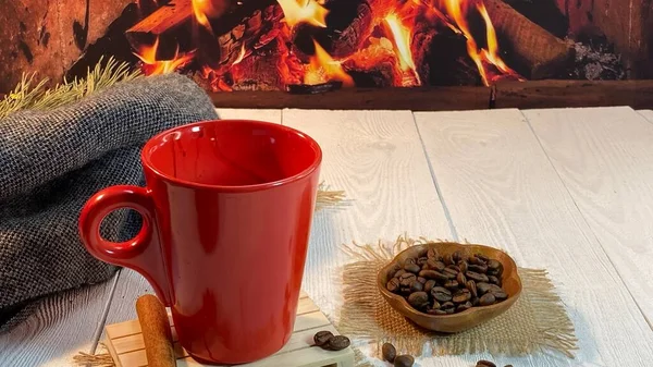 Gibt Untersetzer Aus Holz Und Einen Roten Kaffeebecher Und Eine — Stockfoto