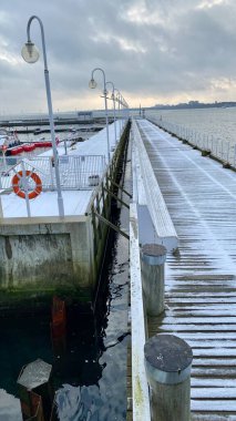Sopot, Pomeranya Voyvoda 8 Ocak 2022 Kışın Sopot İskelesinde ahşap marina