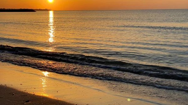 Empty Beaches Sunrise Orange Sky Calm Can — Foto Stock