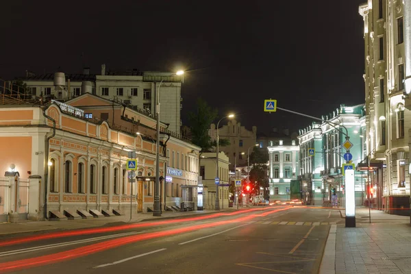 Moskou Rusland Aug 2021 Nachtzicht Bolsjaja Polyanka Straat Lange Blootstelling — Stockfoto