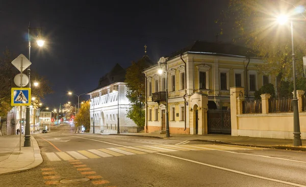 Moskou Rusland Nachtzicht Prechistenka Straat Witte Kamers Huis Van Eeuw — Stockfoto