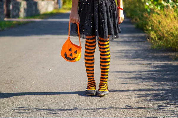Cadılar Bayramı Tatili Kostümlü Kız Çocuğu Seçici Odaklanma Çocuk — Stok fotoğraf