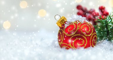 Kar ve dekorlu Noel kartları. Seçici odaklanma. Yeni Yıl.