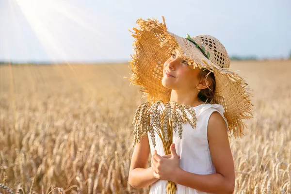 Child Wheat Field Selective Focus Nature — Stock Photo, Image