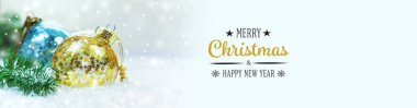Kar ve dekorlu Noel kartları. Seçici odaklanma. Yeni Yıl.