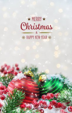 Kar ve dekorlu Noel kartları. Seçici odaklanma. Yeni Yıl.