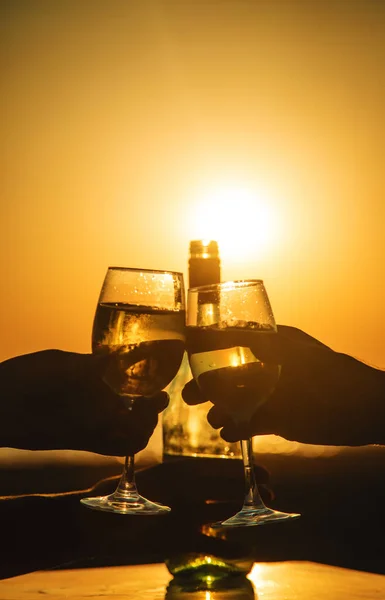 Wine Glasses Sunset Beach Selective Focus Nature — Stok fotoğraf