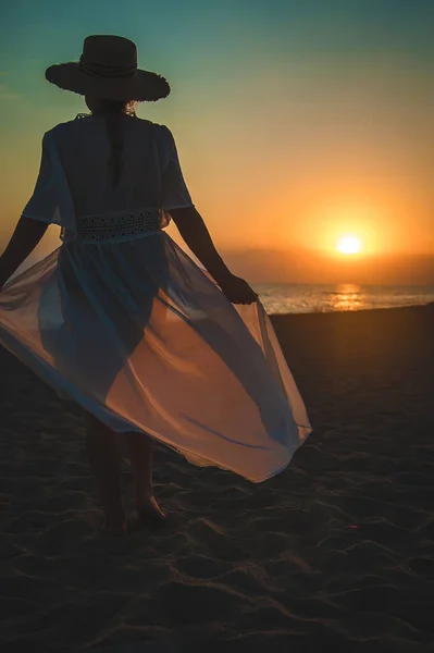 Woman Beach Sunset Selective Focus Sea — Fotografia de Stock