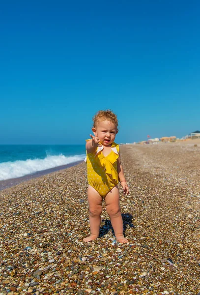 Baby Sitting Beach Sea Selective Focus Kid — Zdjęcie stockowe