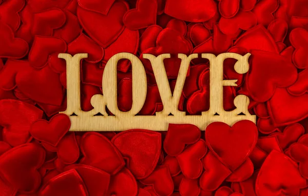 Schöner roter Hintergrund mit Herzen. Valentinstag. Selektiver Fokus. — Stockfoto
