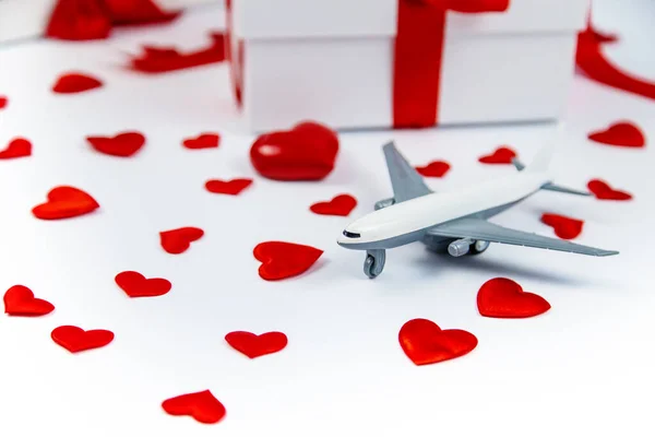 Background isolate with hearts and airplane. Valentines Day. Selective focus. — Stock Photo, Image