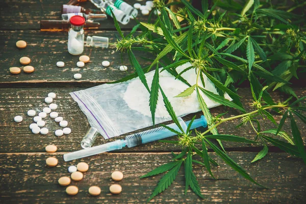 Narcotique. Du cannabis. Concentration sélective. médicaments et médicaments. — Photo