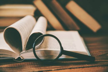 Dünya kitap günü. Arka plan yaptırın. Seçici odak doğa