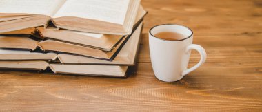 Dünya kitap günü. Arka plan yaptırın. Seçici odak doğa