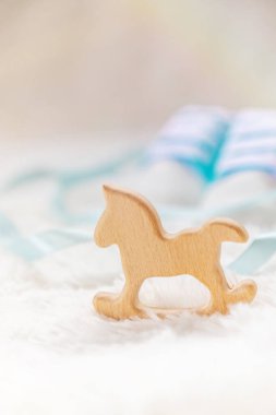 Beyaz arka planda bebek paçası aksesuarları. İnsanlar.