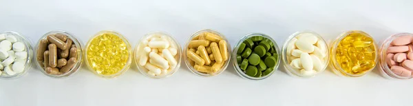 Добавки Вітаміни Білому Тлі Вибірковий Фокус Медицина — стокове фото