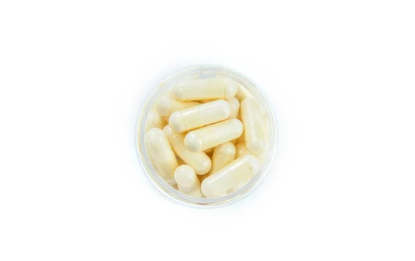 药丸和胶囊在白色背景上隔离 有选择的重点 Madicine — 图库照片