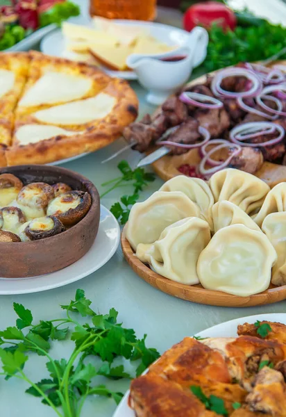 Gruzínská Kuchyně Jídlo Restauraci Selektivní Soustředění Jídlo Pití — Stock fotografie
