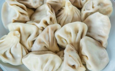 Masada Gürcistan mutfağı var. Seçici odaklanma. Yiyecek..