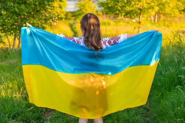 ウクライナの国旗愛国者との子供戦争を停止します 選択的フォーカス キッド — ストック写真