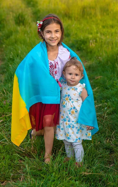 Bambino Con Bandiera Ucraina Patriota Fermare Guerra Concentrazione Selettiva Ragazzo — Foto Stock