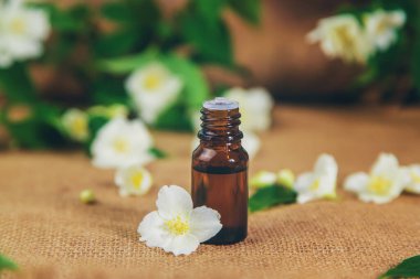 Spa salonu yasemin yağı. Seçici odaklanma. Doğa.