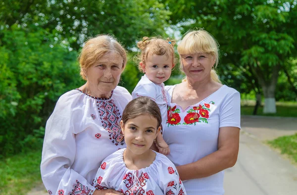 Family Photo Ukrainian Woman Embroidered Shirts Selective Focus Nature — Stock Photo, Image
