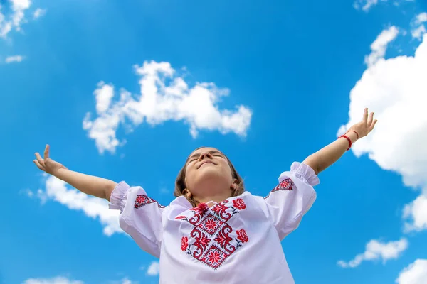 Ukrainian Girl Child Vyshyvanka Selective Focus Kid — Stock Photo, Image