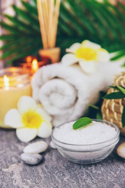 Ürün için arka plan spa merkezi. Seçici odaklanma. Doğa.