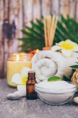 Arka plan spa kozmetik ürünleri, yağlar ve bitkiler. Seçici odaklanma. Doğa.