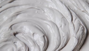 Çamur deseni vücut ve yüz için spa maskesi. Seçici odaklanma. Doğa.