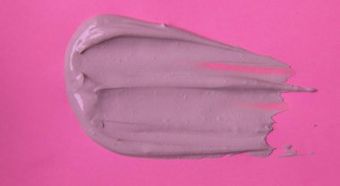 Maskeli kil spa dokusu izole edildi. Seçici odaklanma. Doğa.