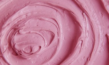 Çamur deseni vücut ve yüz için spa maskesi. Seçici odaklanma. Doğa.