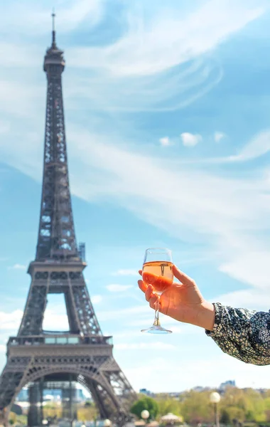 Woman Wine Eiffel Tower Selective Focus People — Stock fotografie